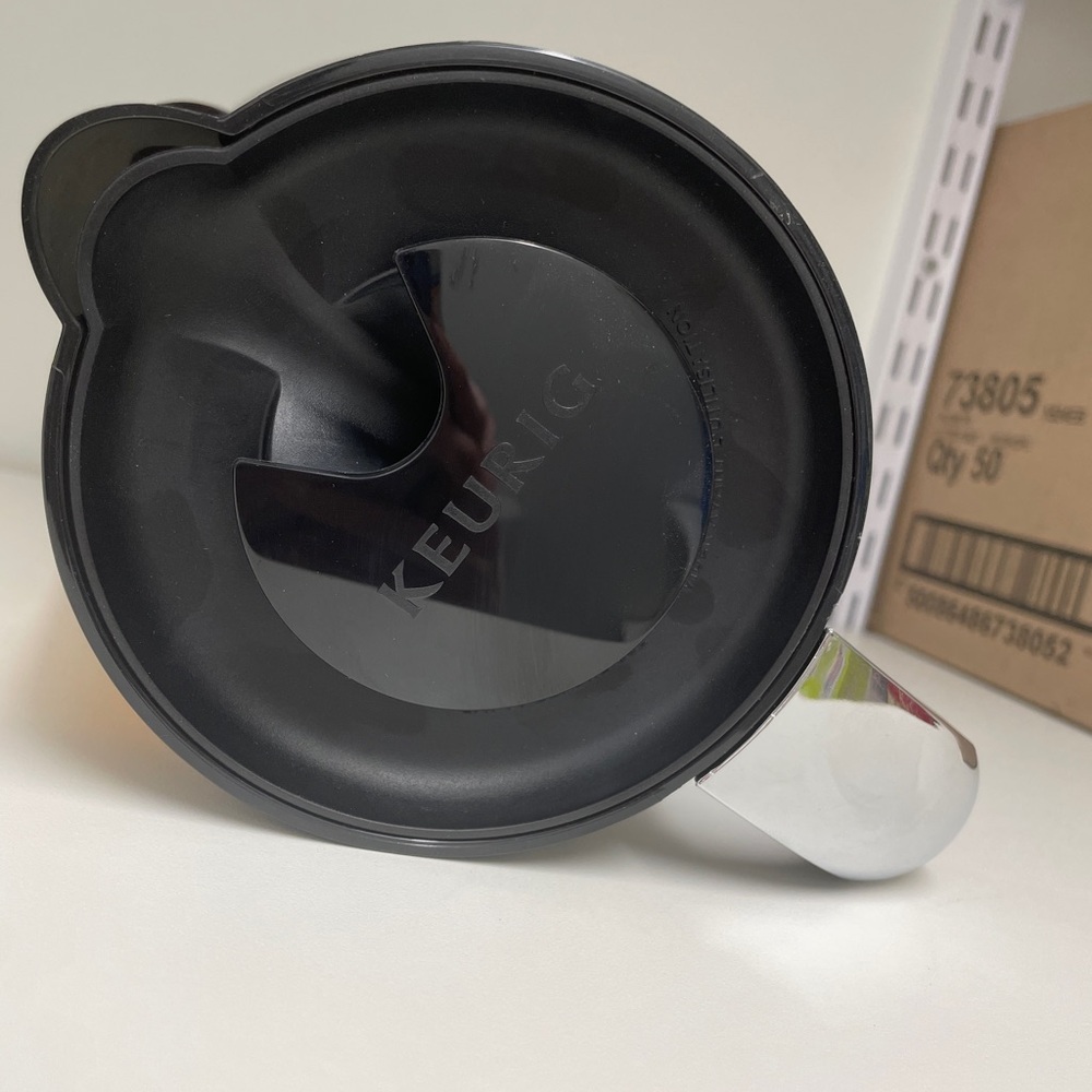 ☕️ Keurig 2.0 Plastic Carafe (32 oz.) ☕️ - Picture 3 of 5